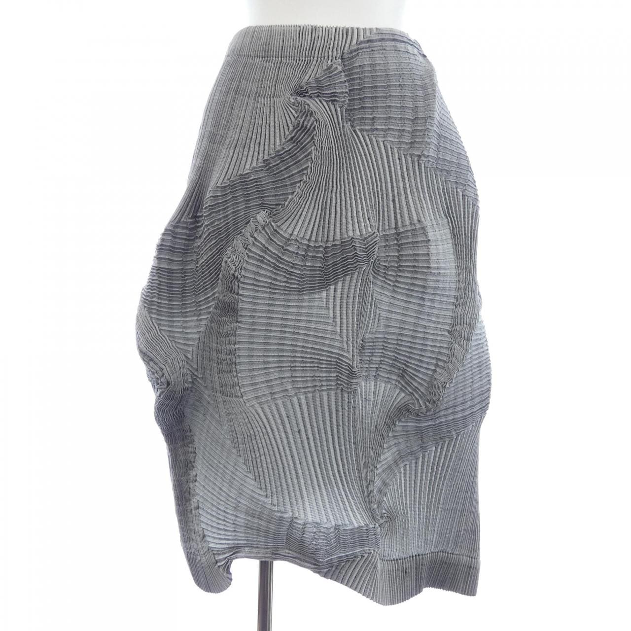 イッセイミヤケ ISSEY MIYAKE IM93FG026 スカート