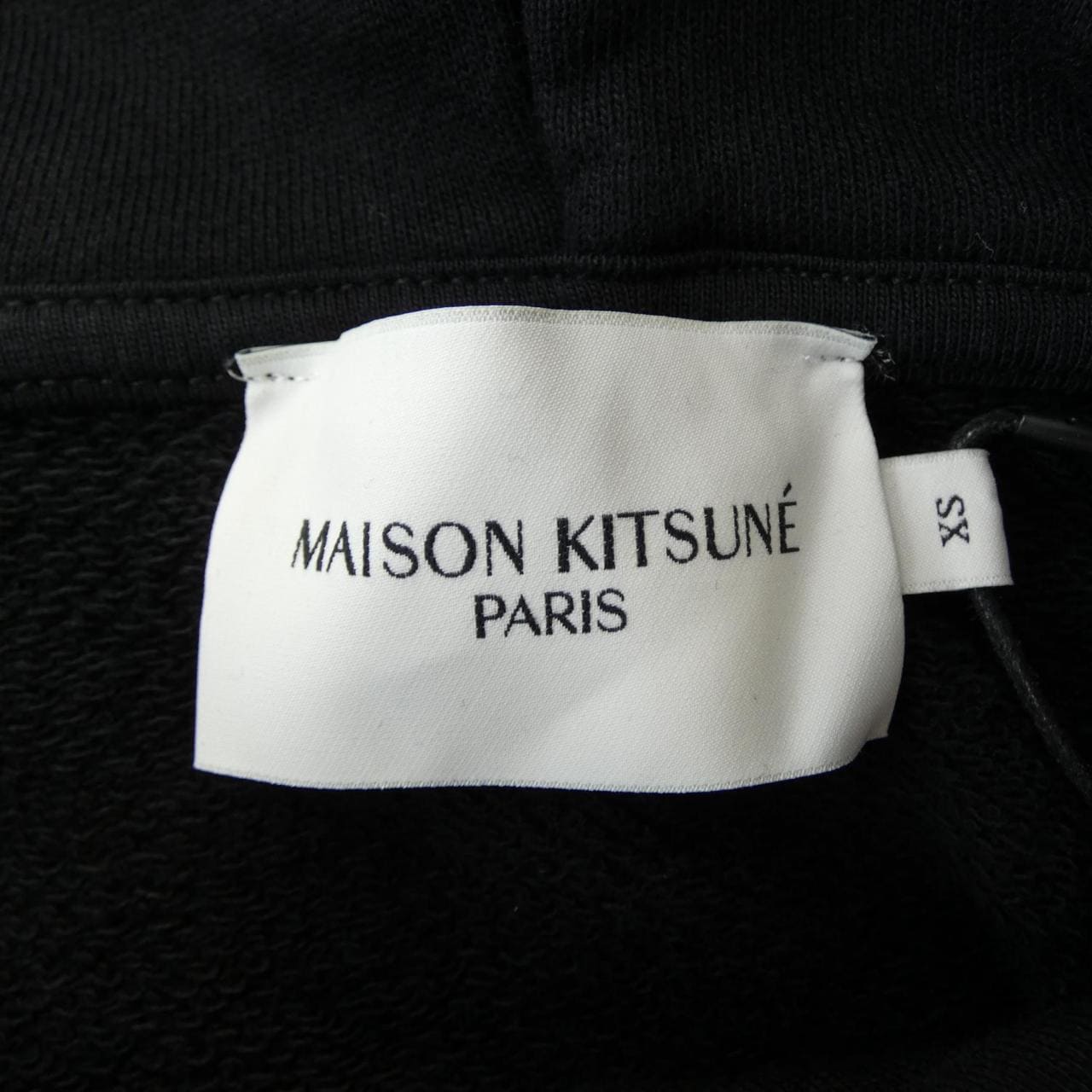 メゾンキツネ MAISON KITSUNE IU00353KM0001 パーカー