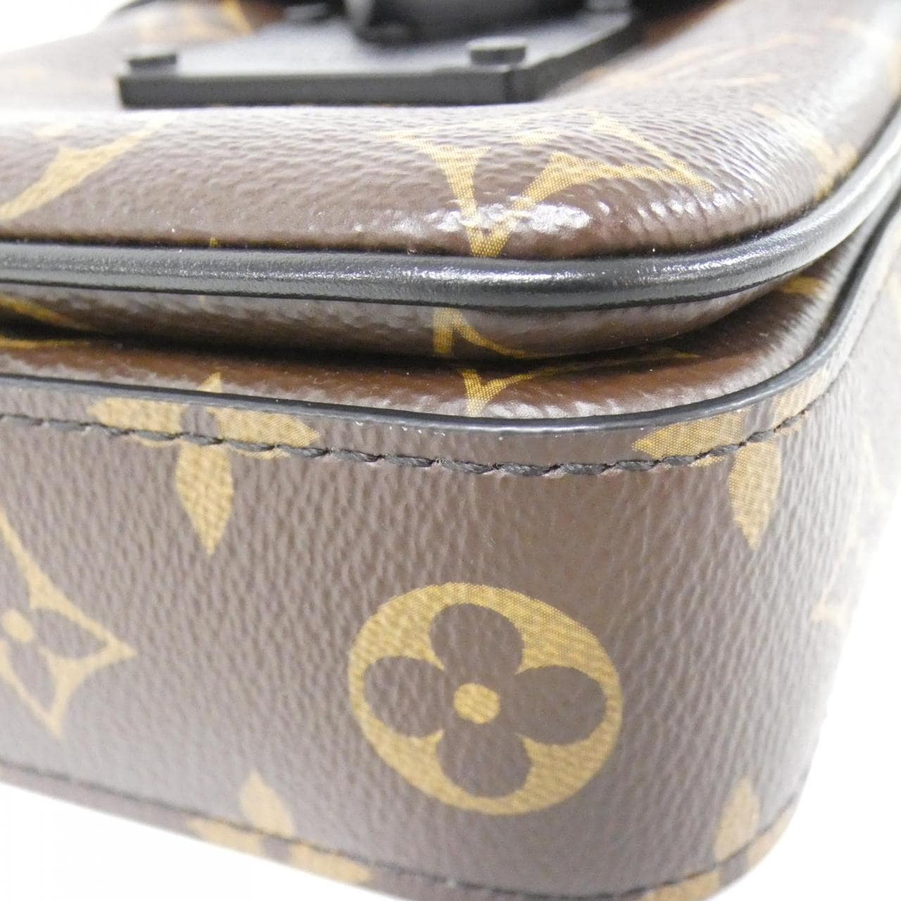 ルイヴィトン モノグラム マカサー Sロック ヴェルティカル ウエアラブル ウォレット M81522 ショルダーバッグ