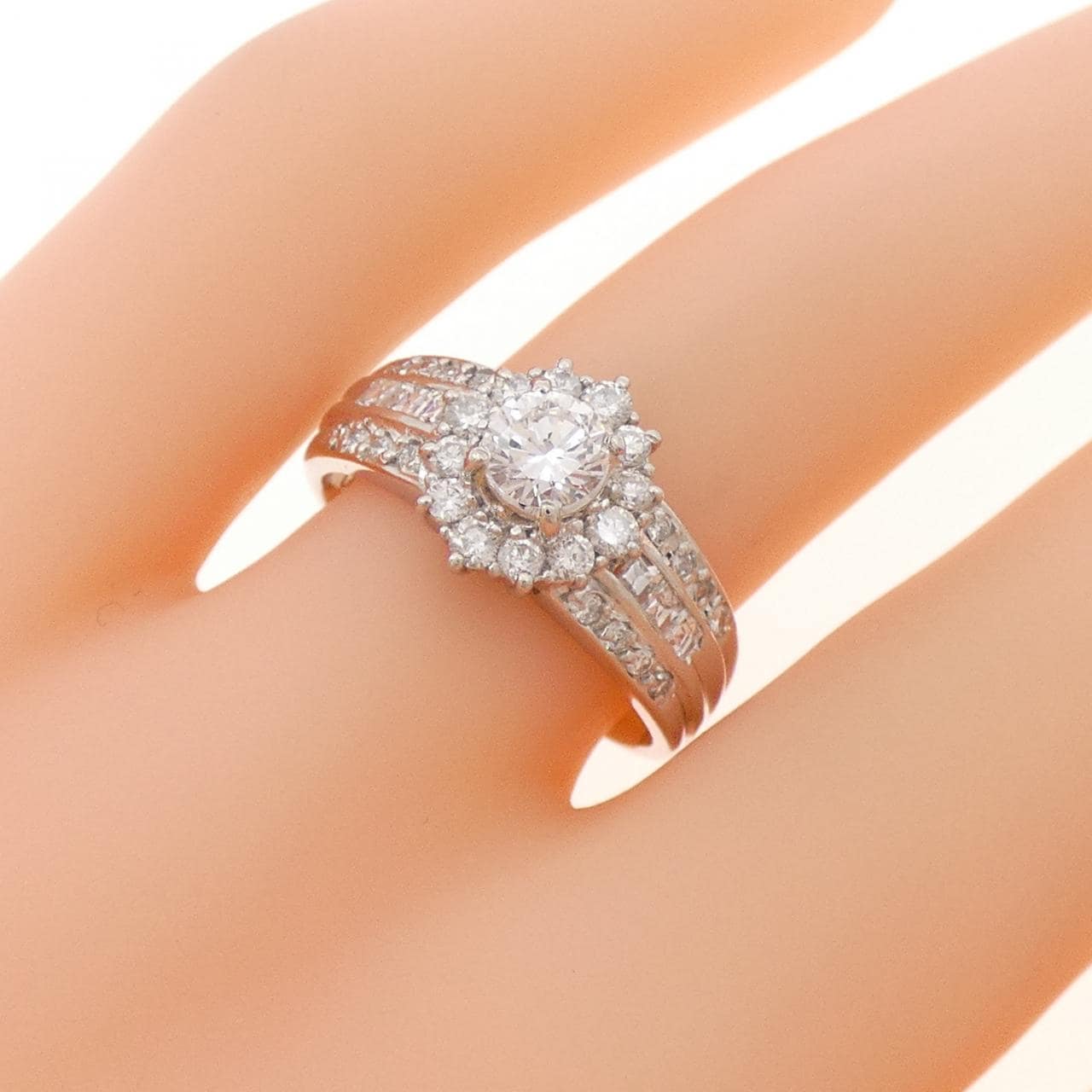 PT900 ダイヤモンド リング 0.305CT