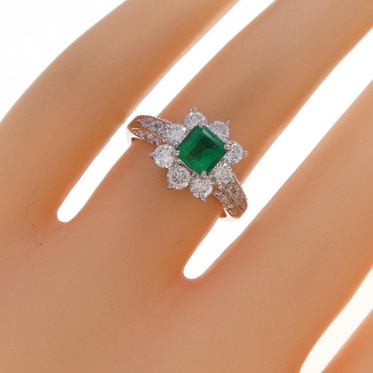 PT900 エメラルド リング 0.55CT