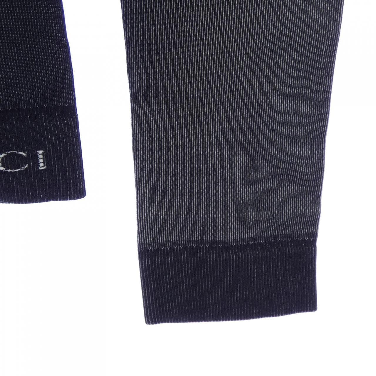 グッチ GUCCI 689201 XJEFU トップス