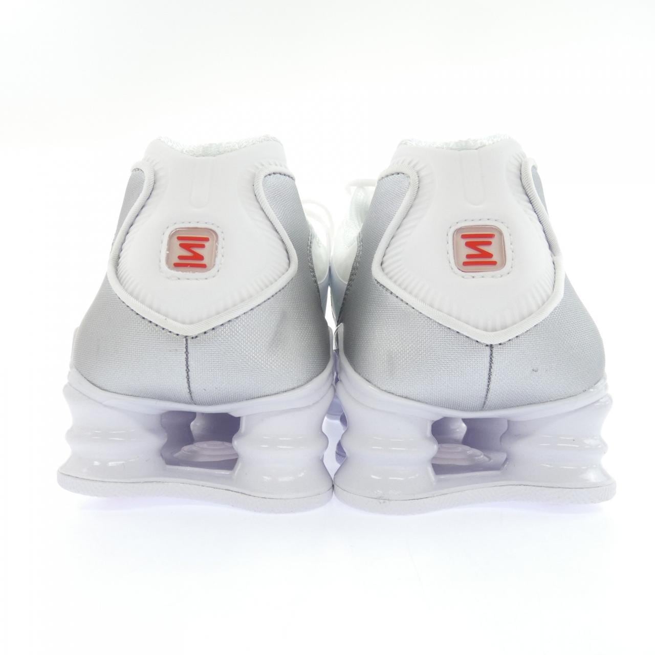 ナイキ NIKE AV3595-100 スニーカー