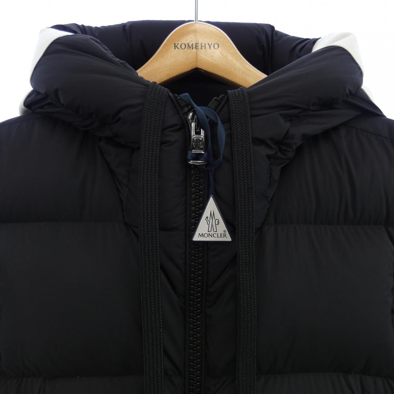 モンクレール MONCLER ダウンジャケット