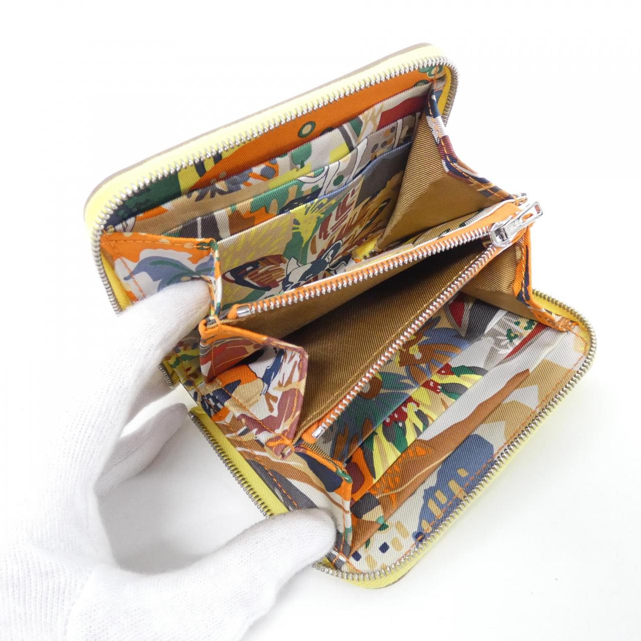 エルメス EN LIBERTE シルク イン コンパクト 084541CK 財布