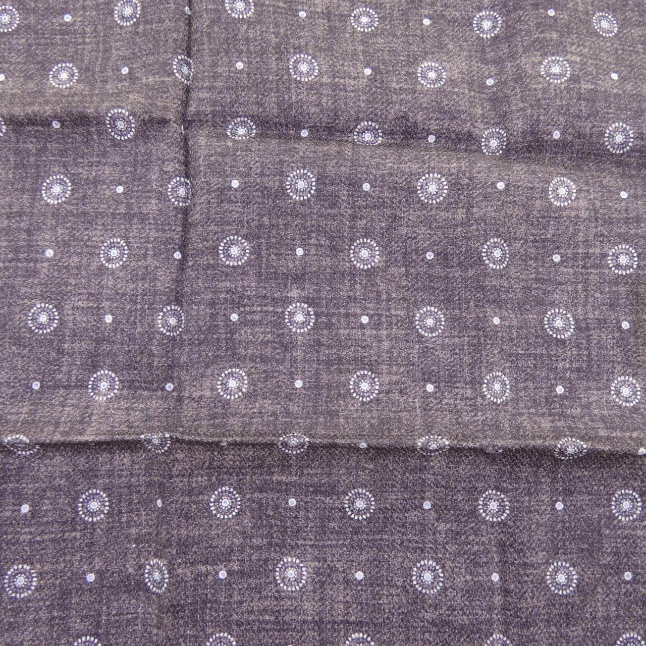 ブルネロクチネリ BRUNELLO CUCINELLI チーフ