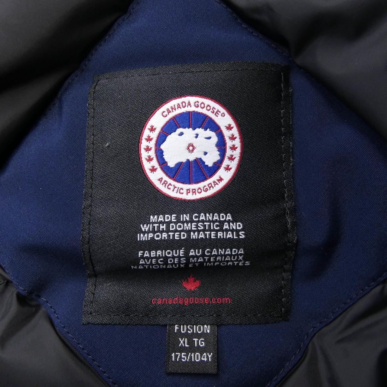 加拿大鹅CANADA GOOSE羽绒服