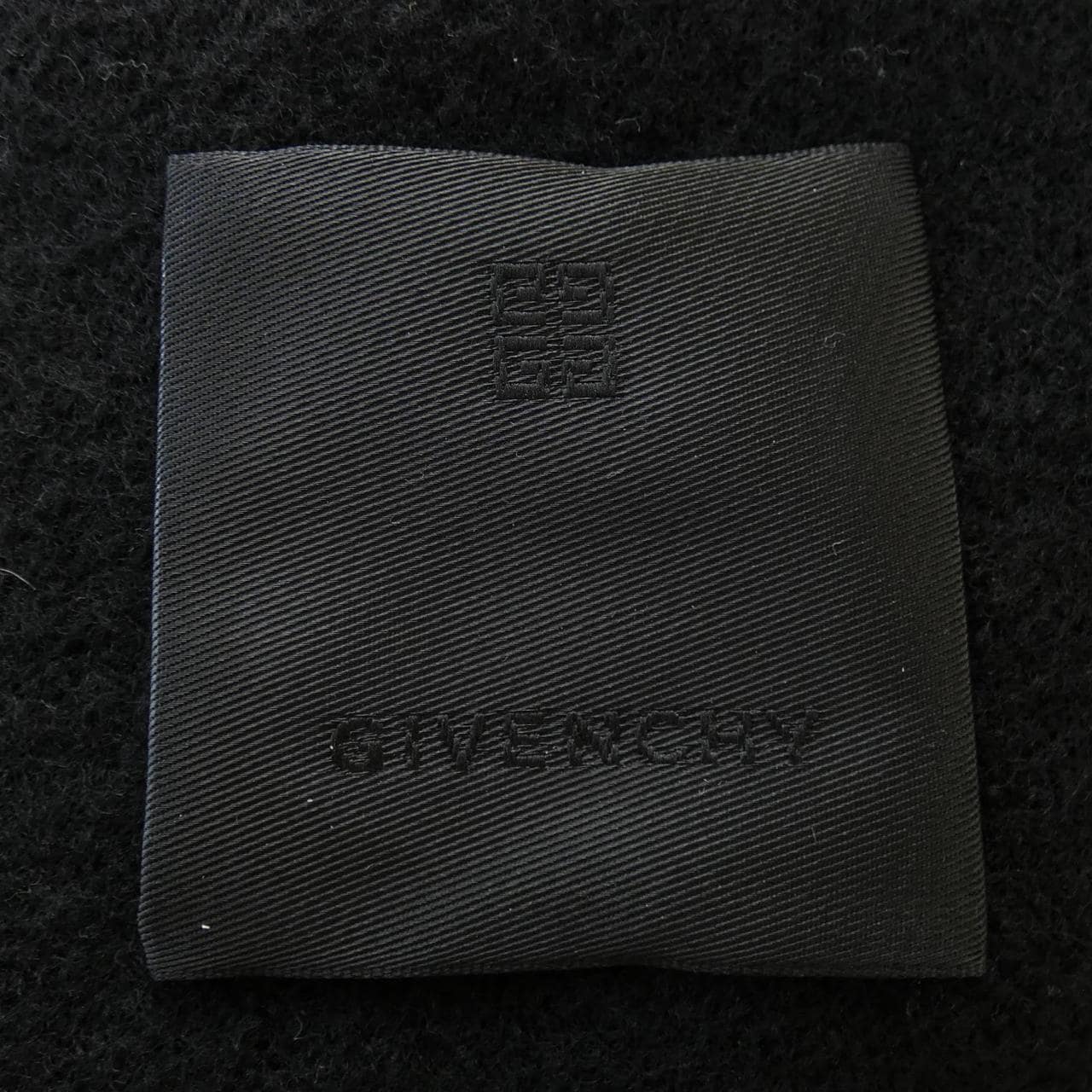 GIVENCHY紀梵希針織品