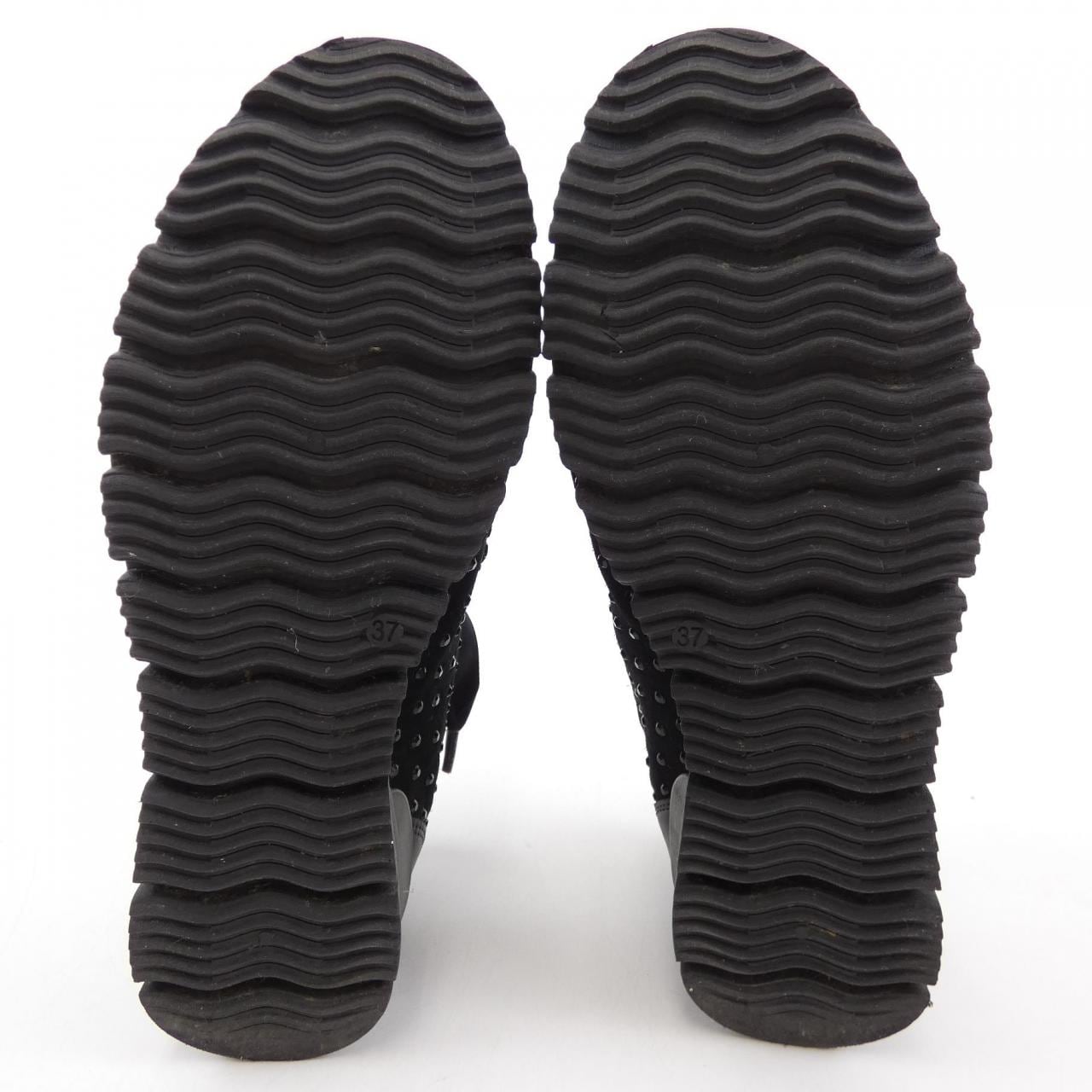 S sneakers