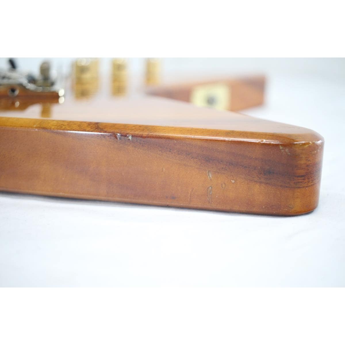 CARVIN V220