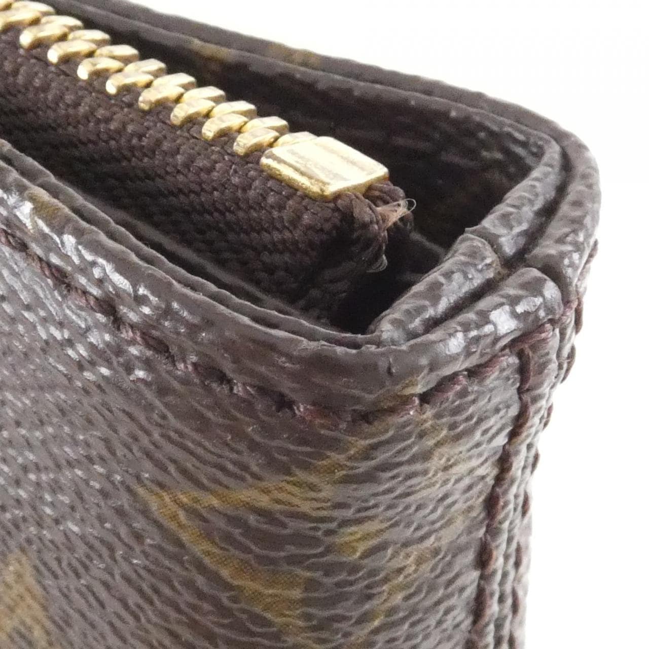 ルイヴィトン モノグラム カバ メゾ M51151 バッグ