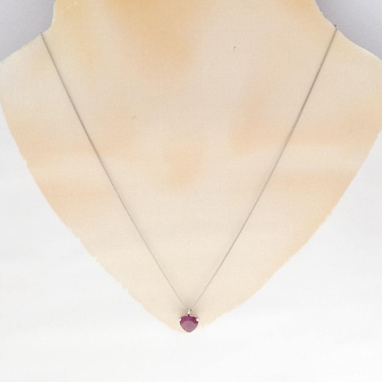 Tasaki红宝石项链 2.04 克拉 缅甸