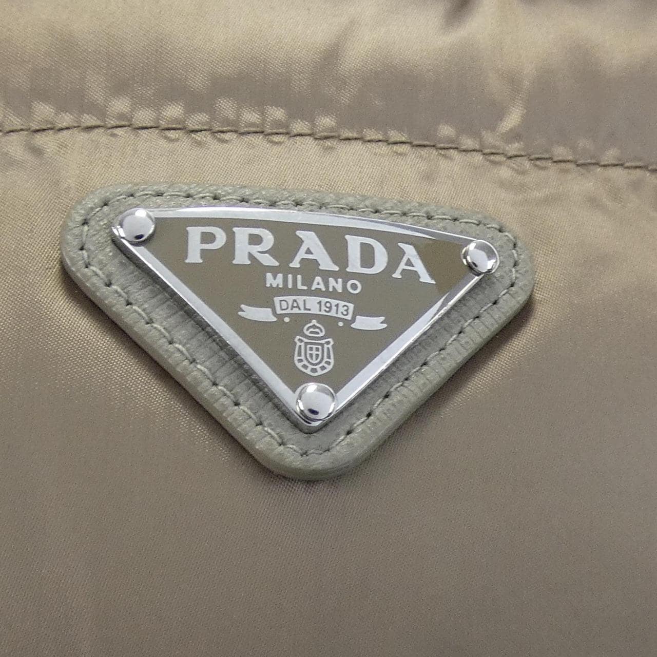 プラダ PRADA トライアングルロゴ 290546 R152 1DAB ダウンベスト