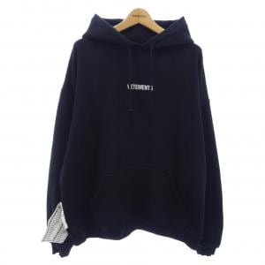ヴェトモン VETEMENTS UE52TR380B パーカー