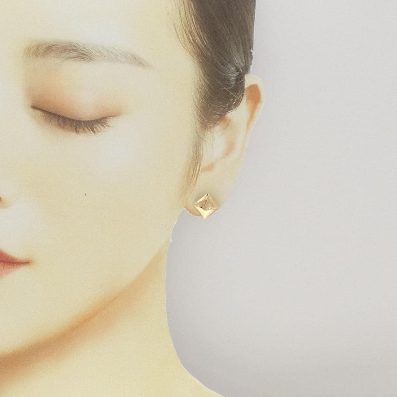 K18YG earrings