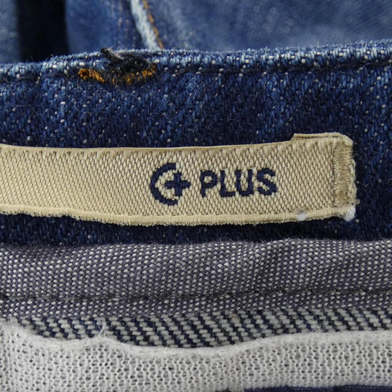 シープラス C PLUS ジーンズ