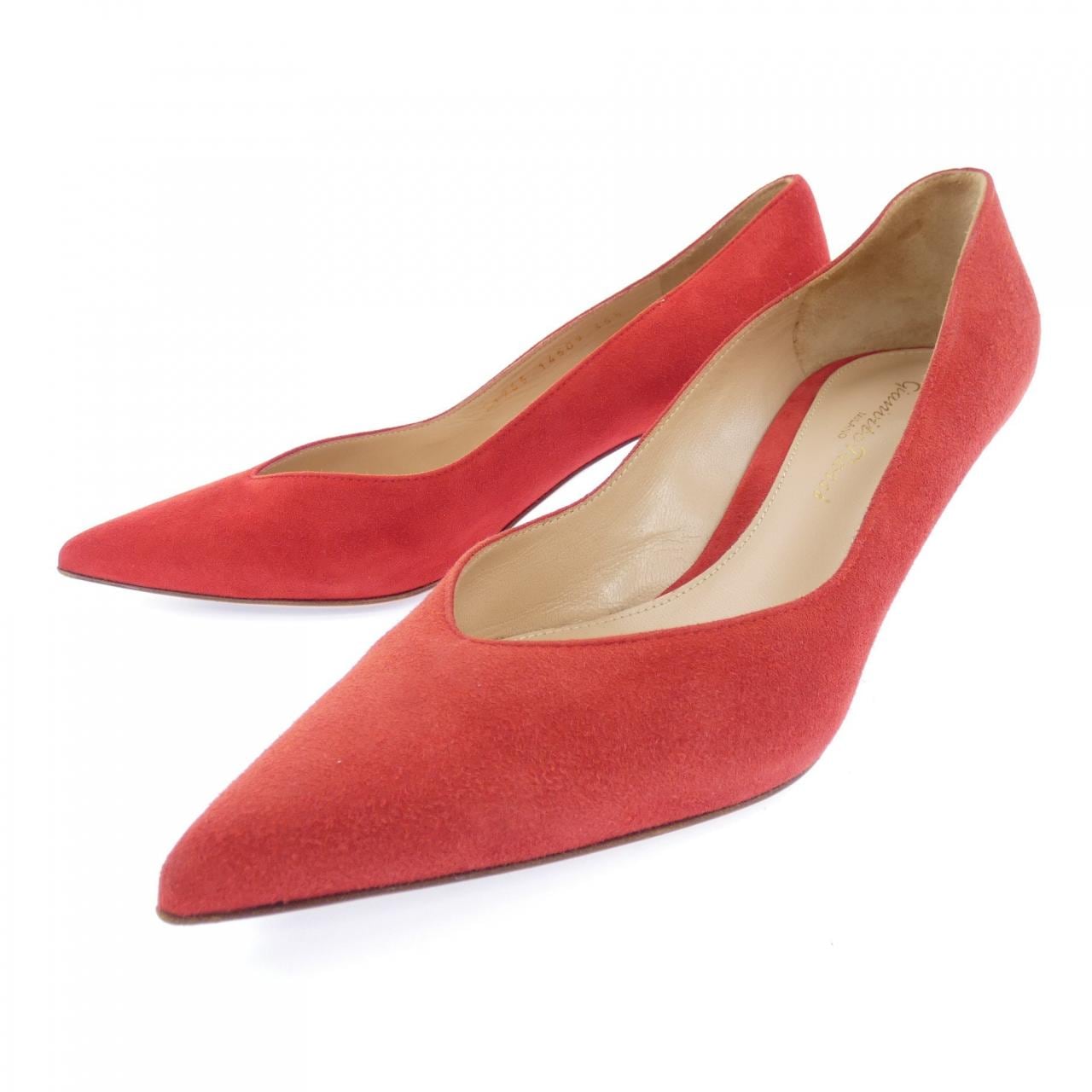 ジャンヴィトロッシ GIANVITO ROSSI パンプス