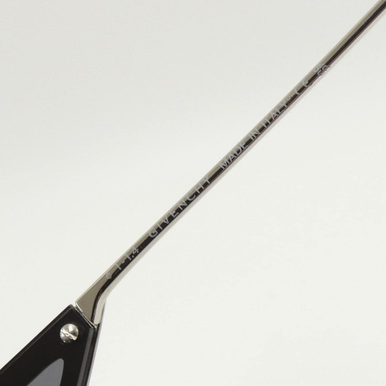【新品】ジバンシー 40066U サングラス
