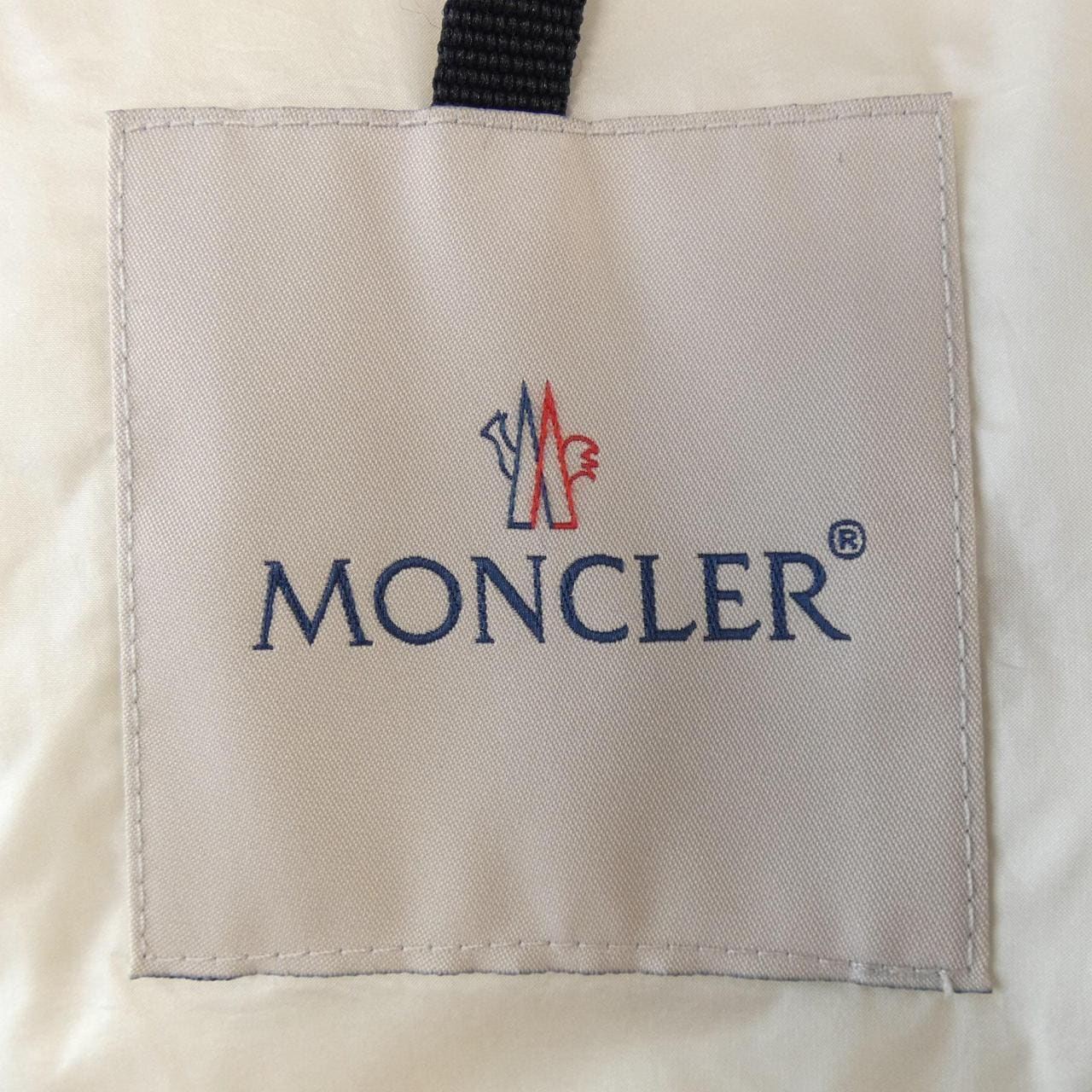 モンクレール MONCLER ダウンジャケット