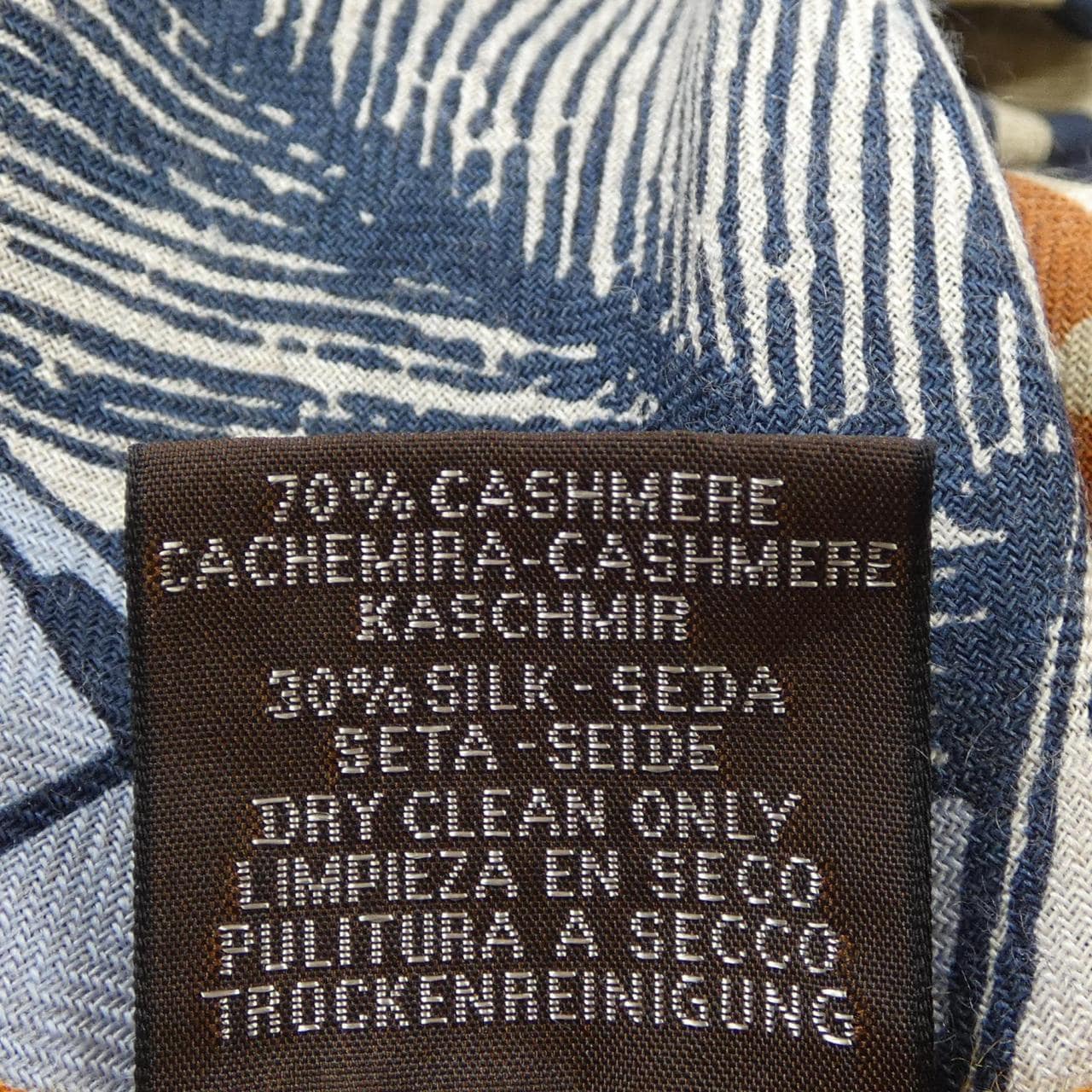 エルメス HERMES CHEVAL VAGUE H363976S トライアングルジェアン ショール