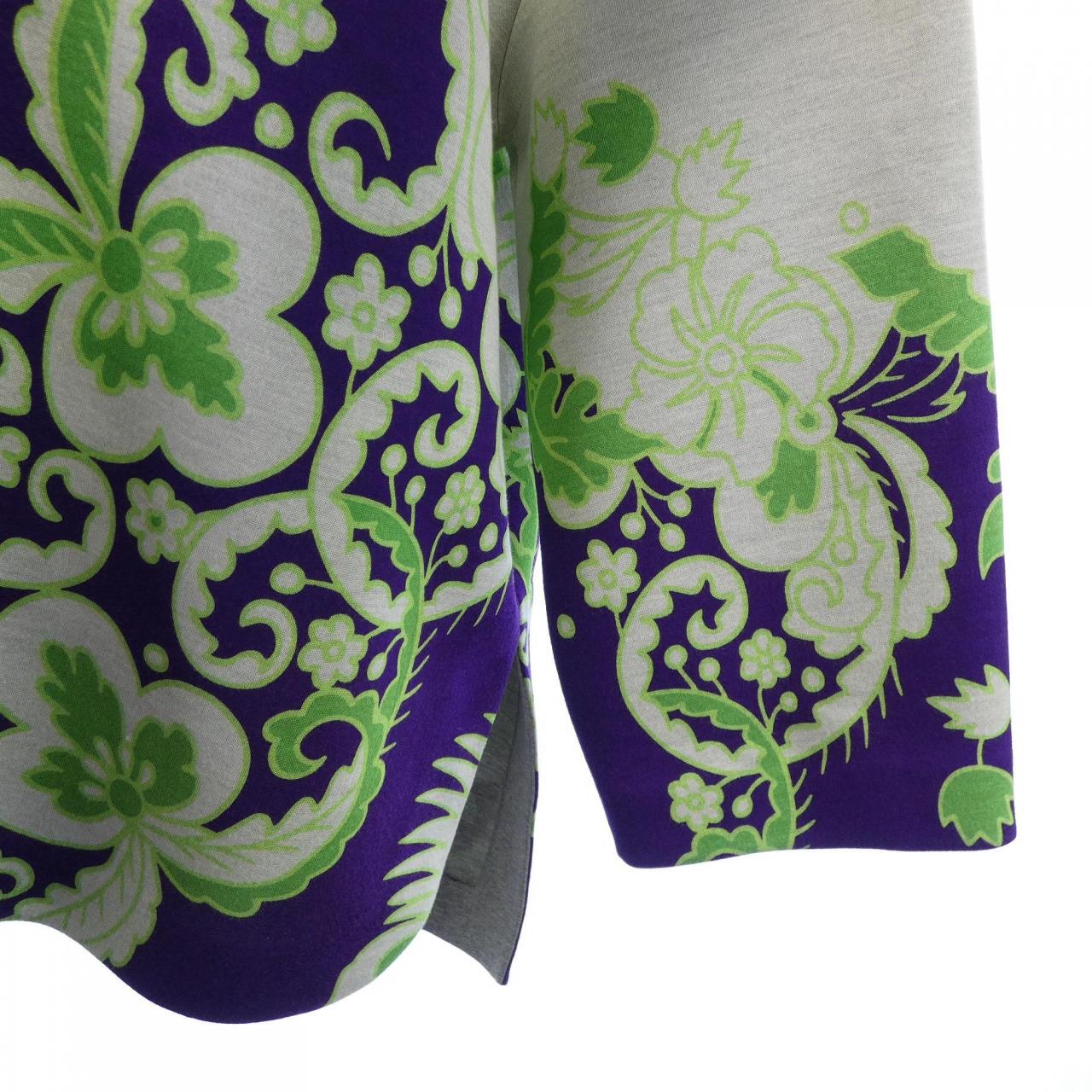 ヴァレンティノ VALENTINO VB3MF09D68P トップス