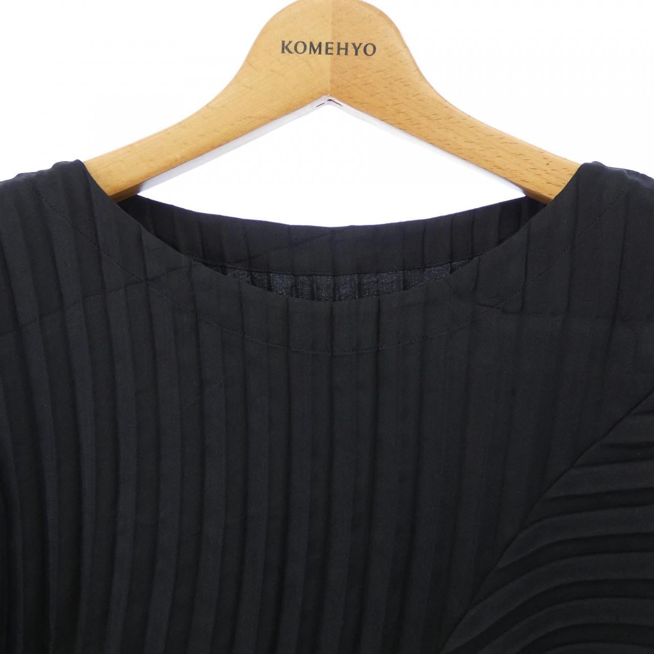 イッセイミヤケ ISSEY MIYAKE ワンピース BLACK IM83FH119 ワンピース