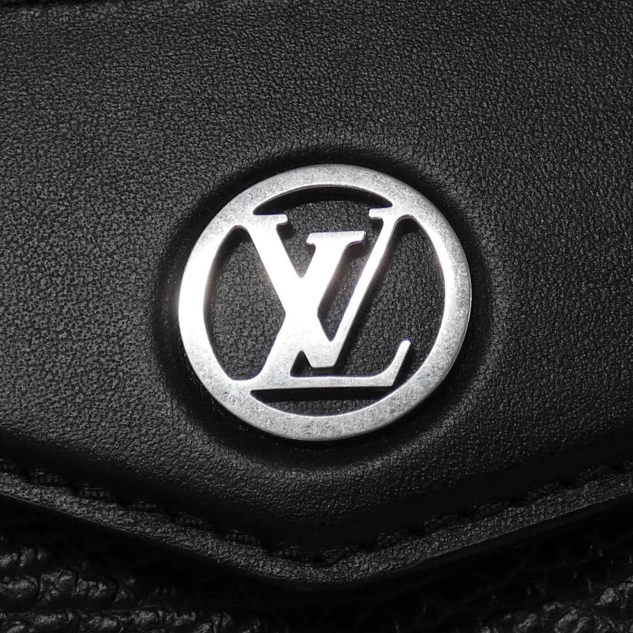 ルイヴィトン LV バイカー MM M14700 バッグ