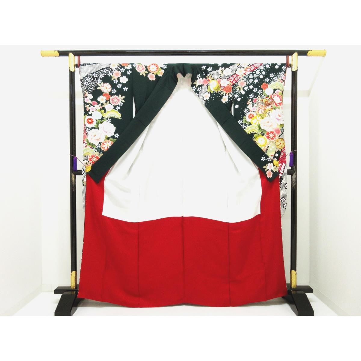 振袖　友禅金彩加工　刺繍入り