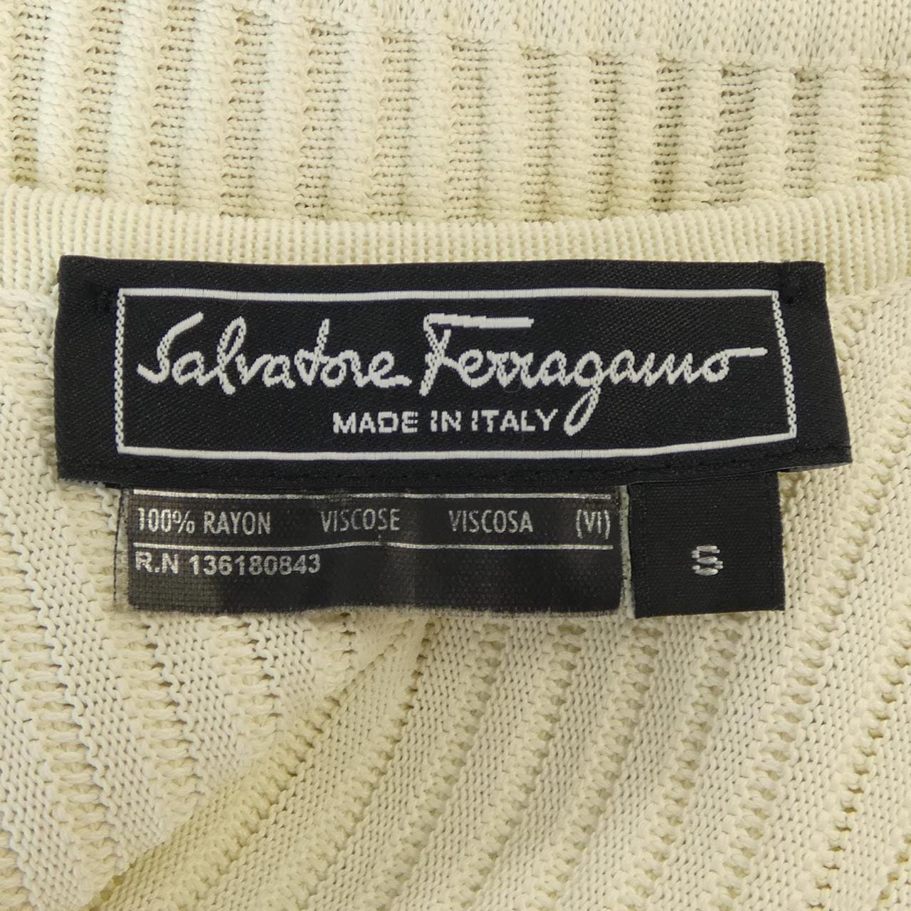 サルヴァトーレフェラガモ SALVATORE FERRAGAMO ワンピース