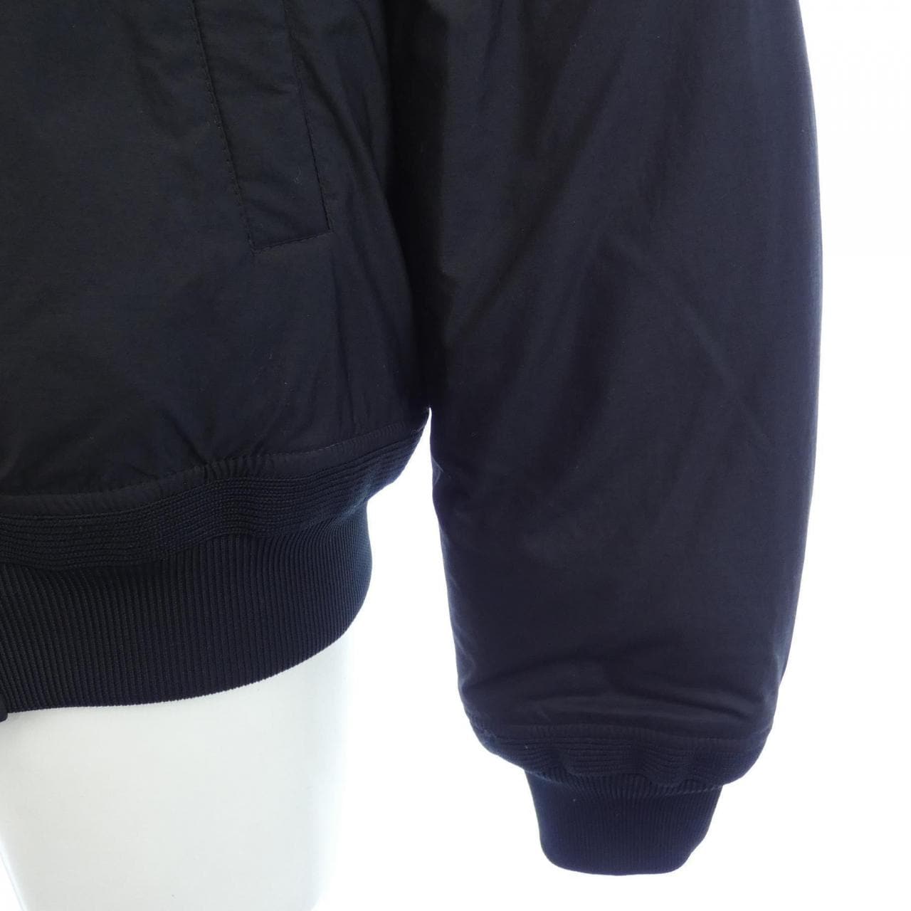 モンクレール MONCLER ダウンジャケット