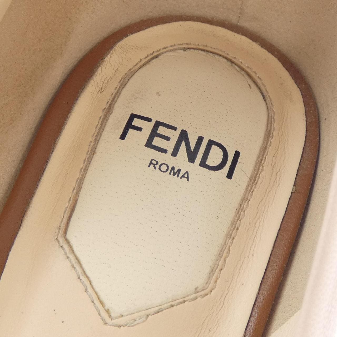 フェンディ FENDI パンプス