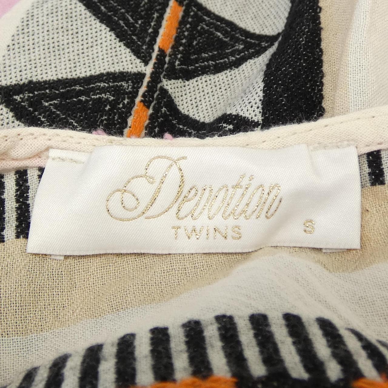 DEVOTIONTWINS トップス