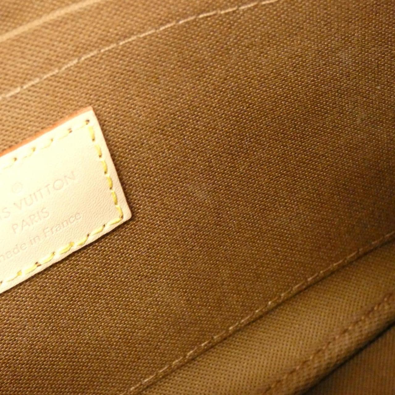 ルイヴィトン モノグラム ミュルティ ポシェット アクセソワール M44840 ショルダーバッグ