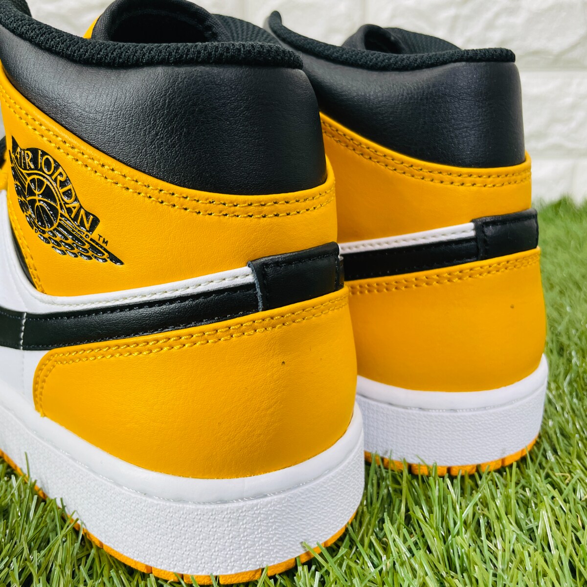 28 ５cm ナイキ エアジョーダン 1 ミッド タクシー Nike Air Jordan 1 Mid Aj1 メンズスニーカー 白 黒 黄のフリマ商品 Kante Komehyo