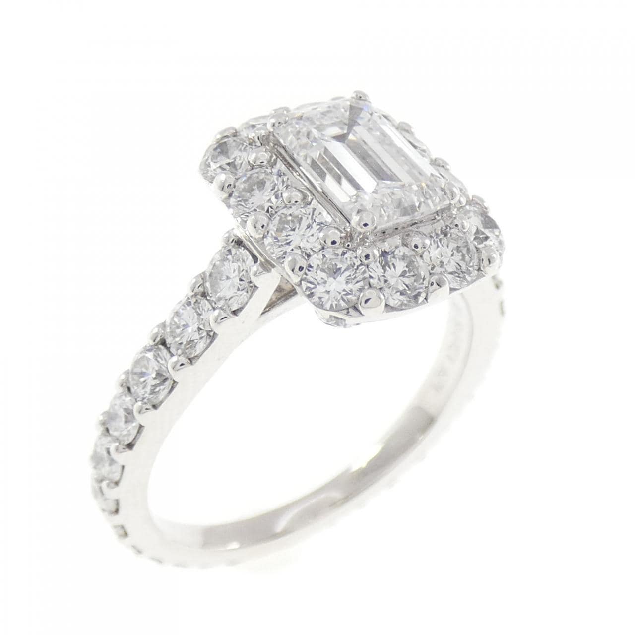 グラフ ダイヤモンド エメラルドカット リング 0.72CT D VS1