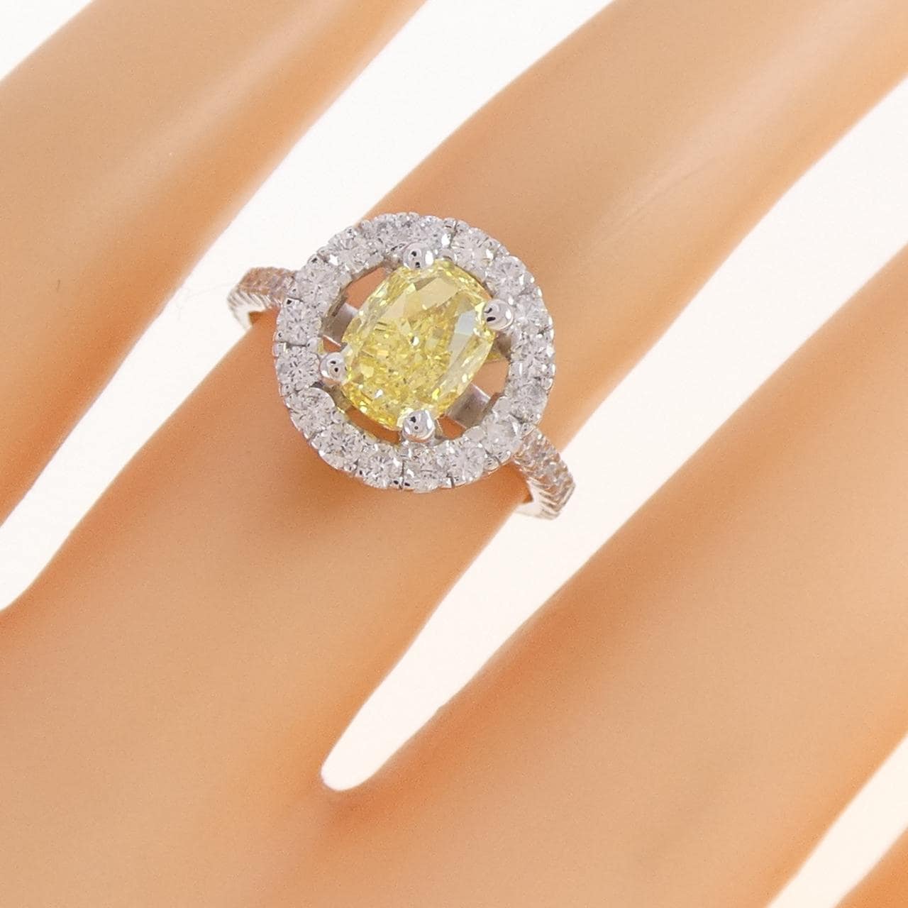 K18WG ダイヤモンド リング 1.547CT FIY VS2 ファンシーカット