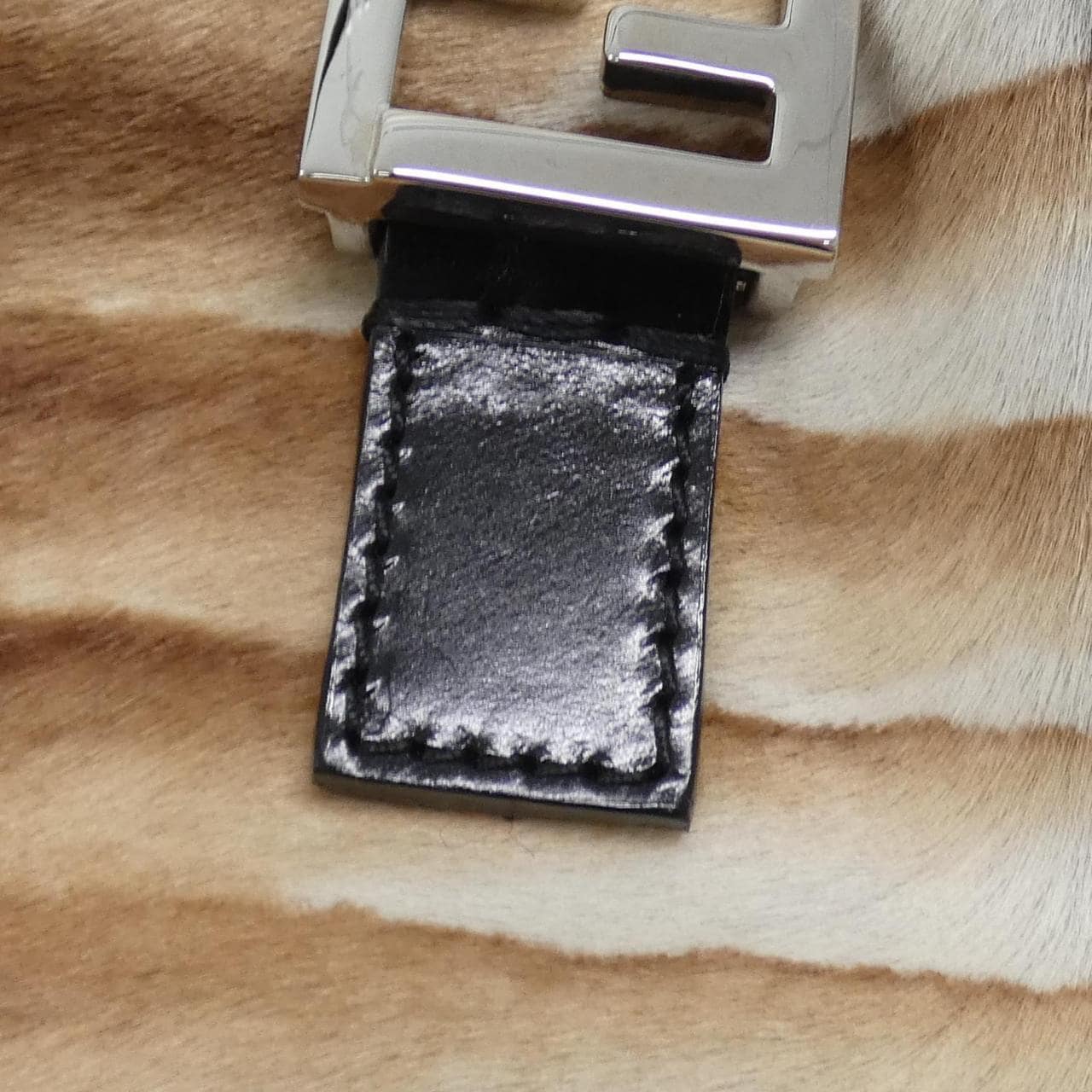 FENDI ヴィンテージ 黒 レザー ハンドバッグ フェンディ FENDI 極 美品 フェンディ ヴィンテージ ロゴ 金具 バニティ