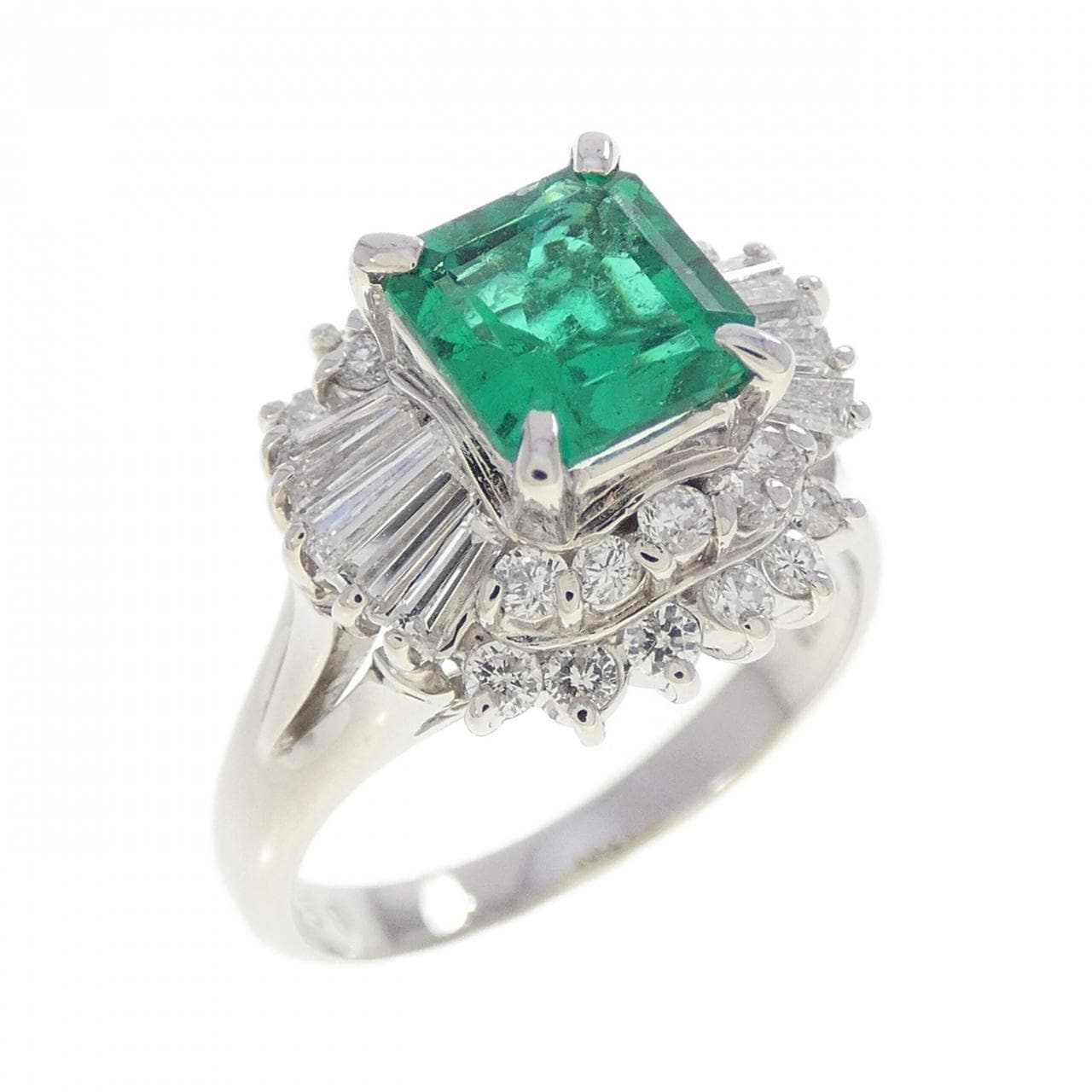 PT900 エメラルド リング 0.90CT