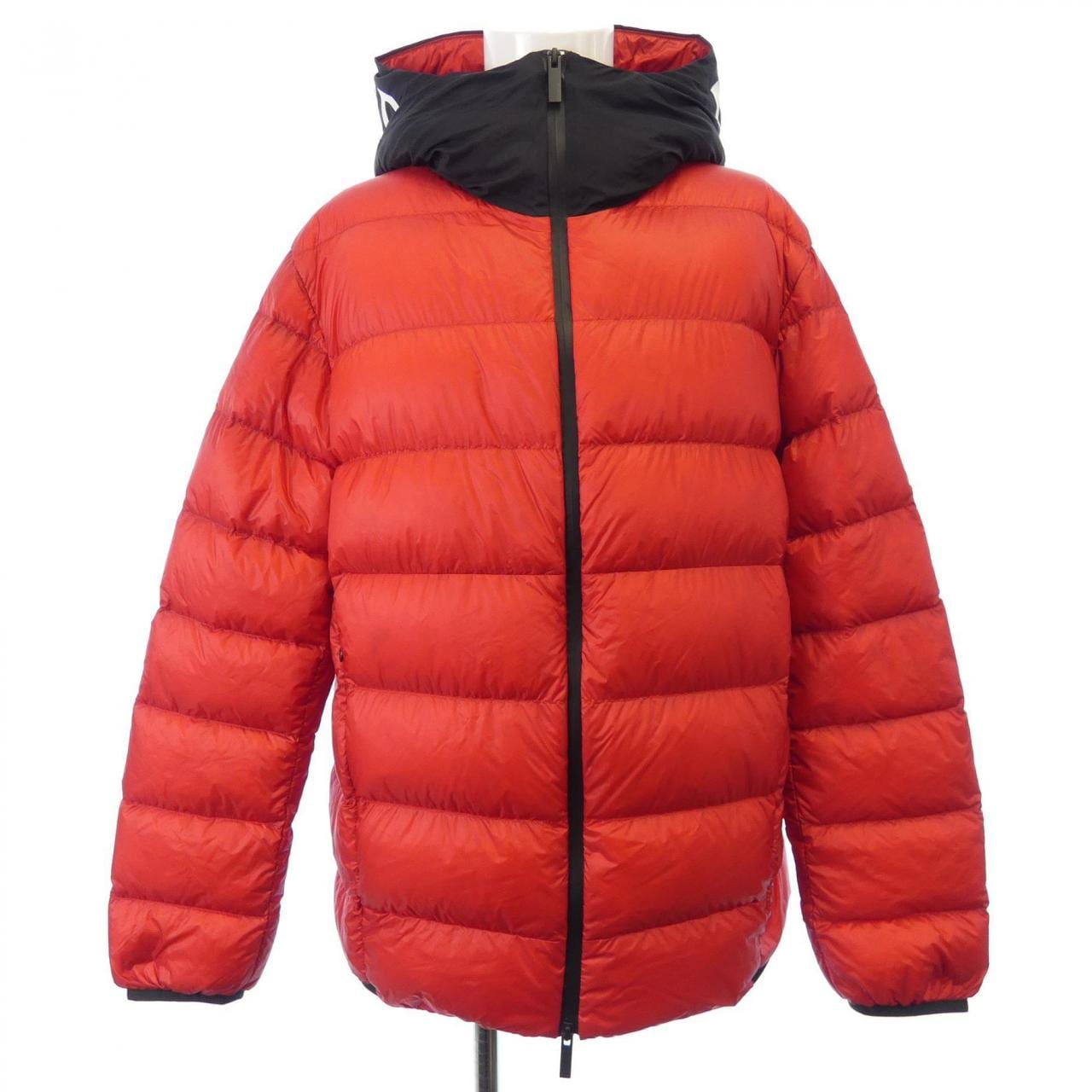 モンクレール MONCLER ダウンジャケット
