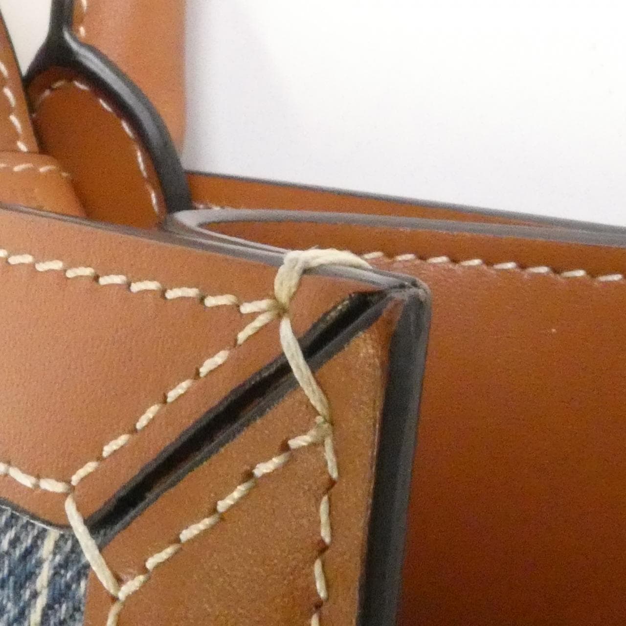 セリーヌ スモール バーティカル カバ 192082ERM バッグ