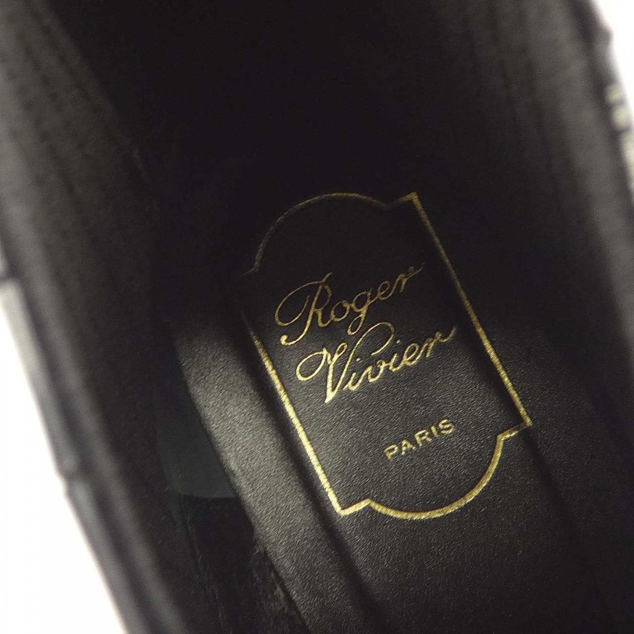 ROGER VIVIER Viv Ranger 钻扣靴子