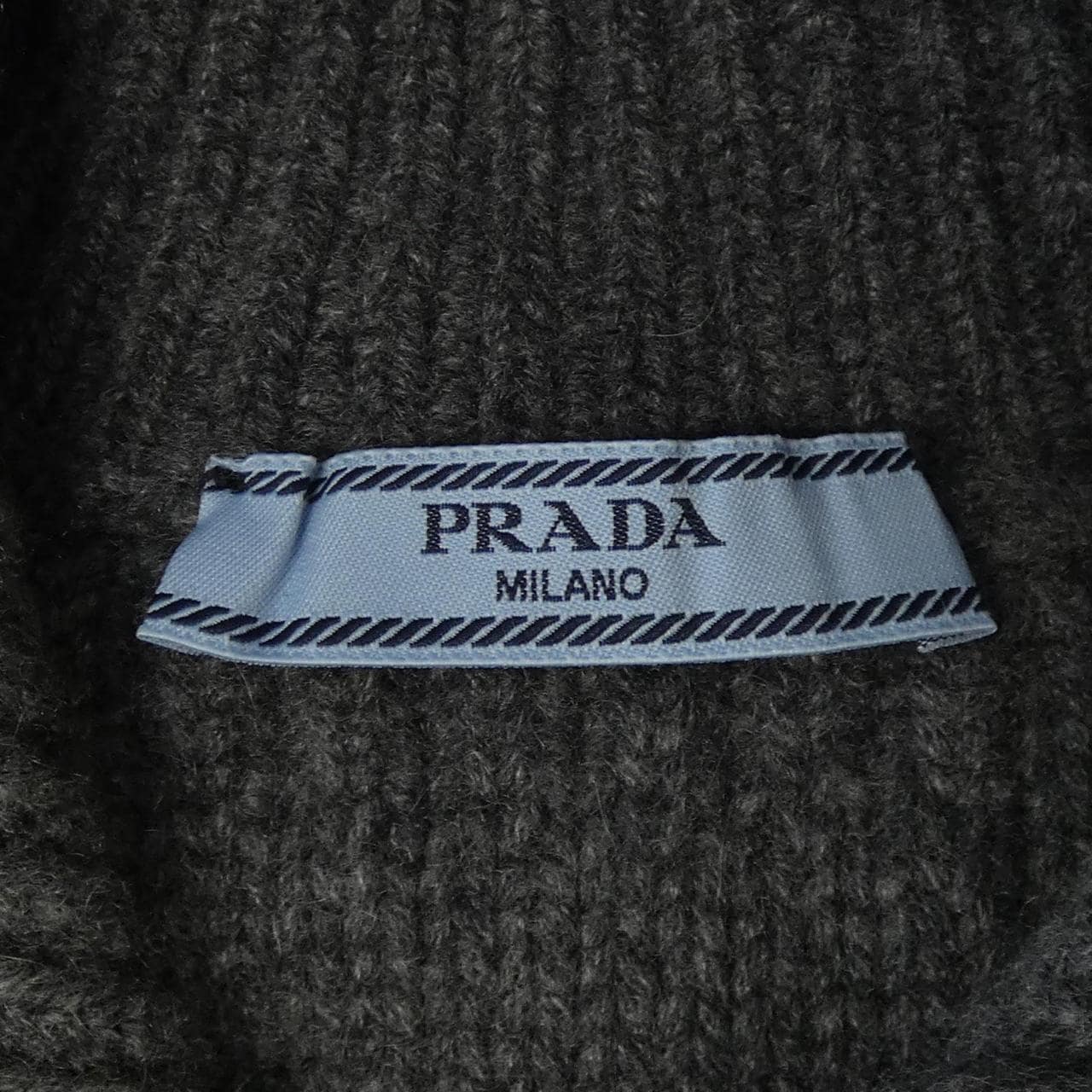 プラダ PRADA ニットトライアングルロゴ P25N70 SOOO 172A カーディガン
