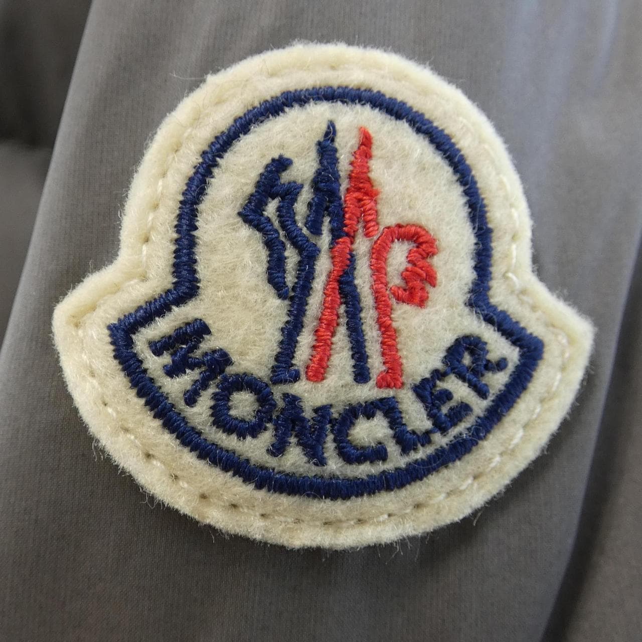 モンクレール MONCLER ダウンジャケット