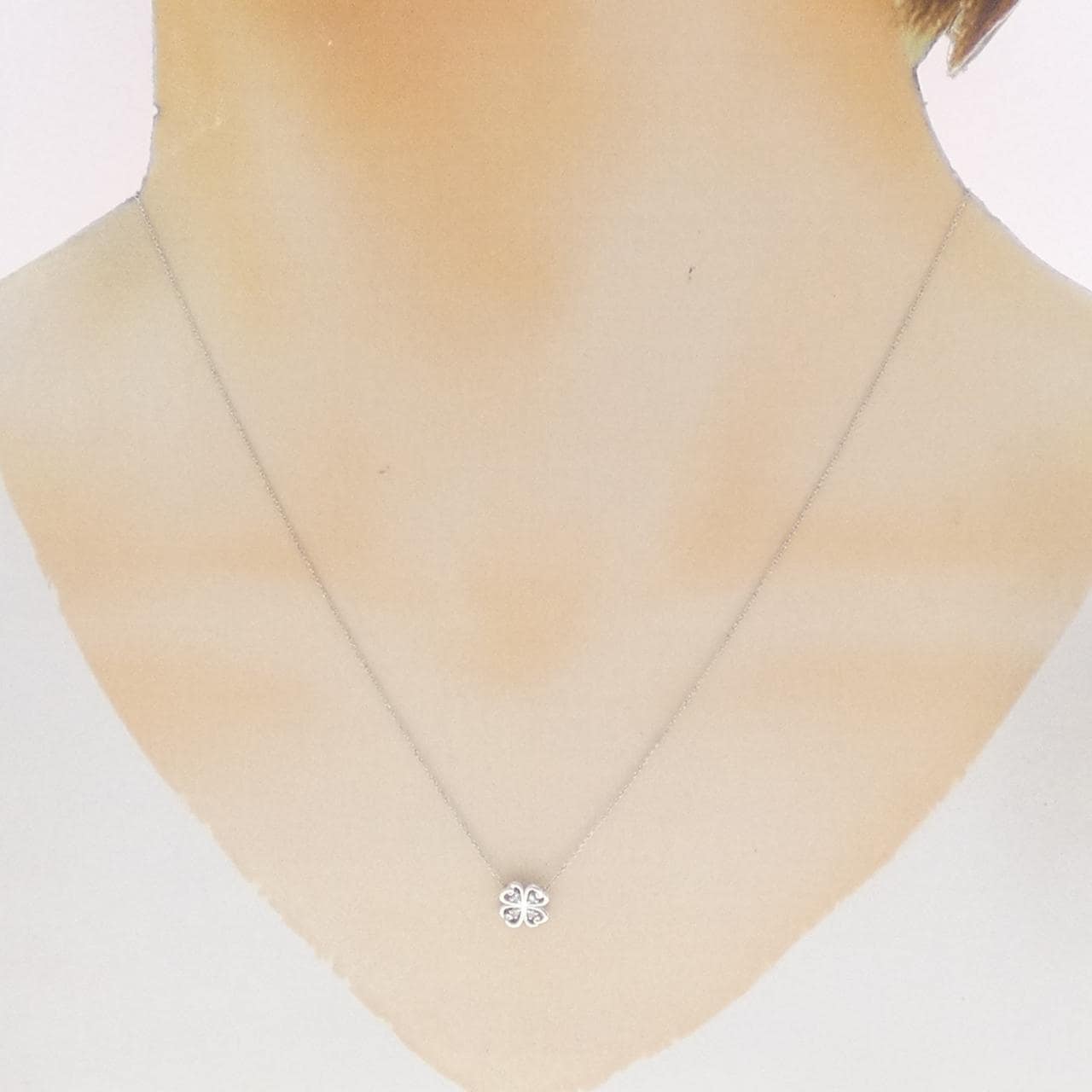 K10WG クローバー ダイヤモンド ネックレス 0.02CT