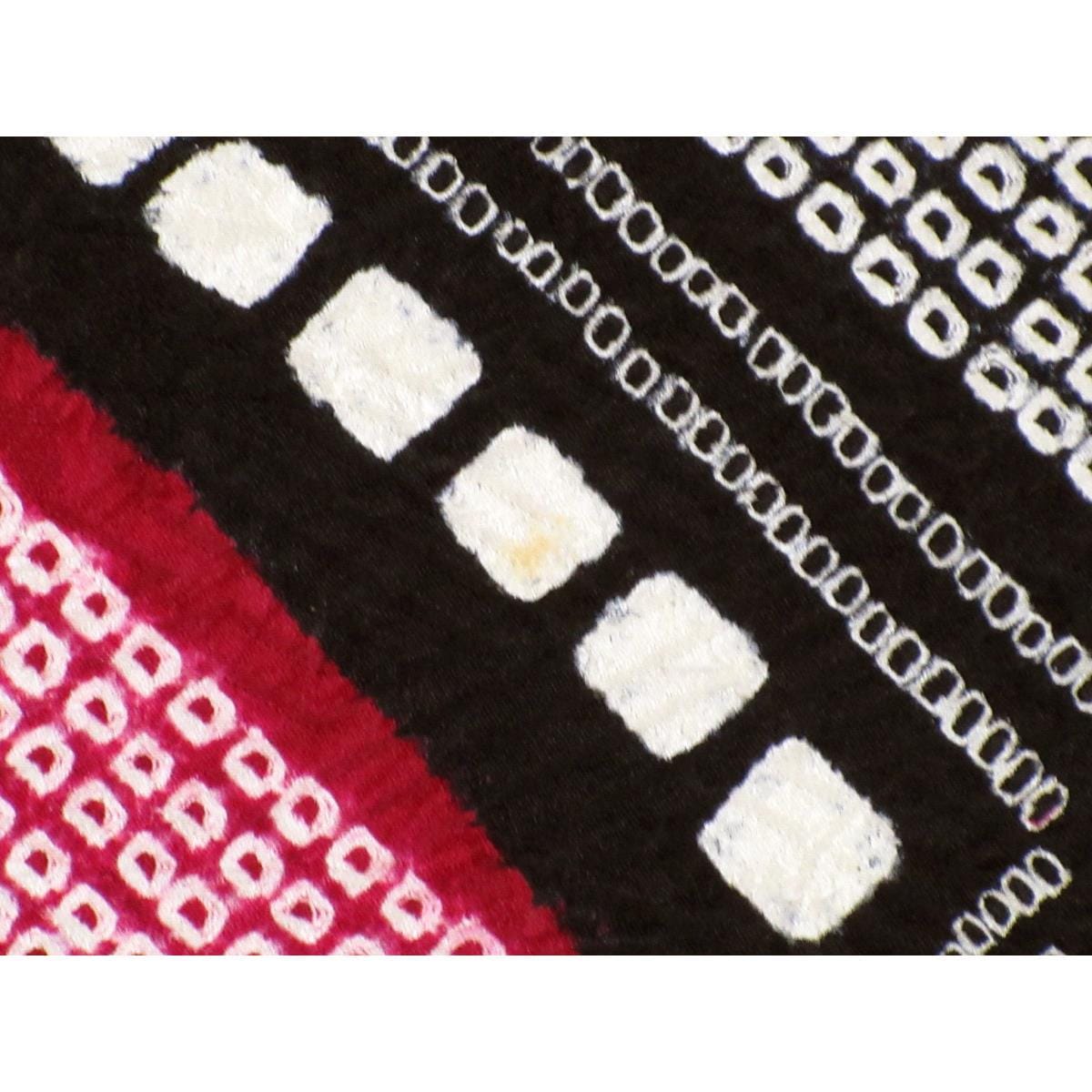 振袖　刺繍入り　絞り加工　きもの・長襦袢　２点セット