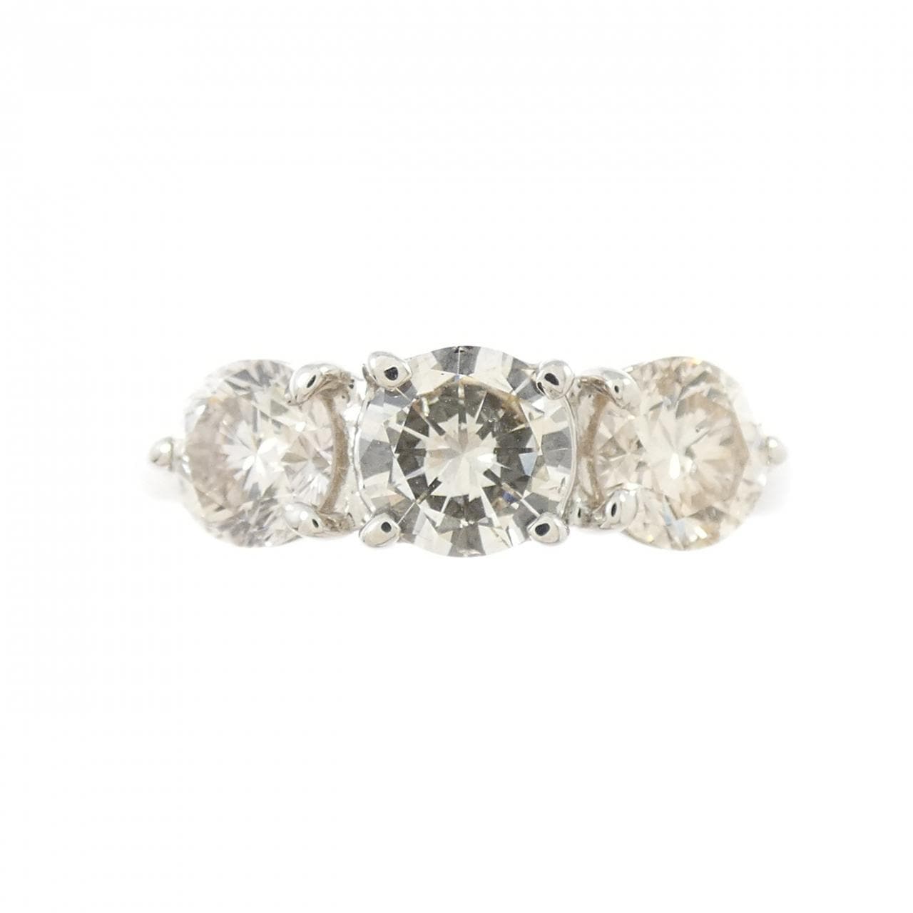 PT900 スリーストーン ダイヤモンド リング 1.50CT