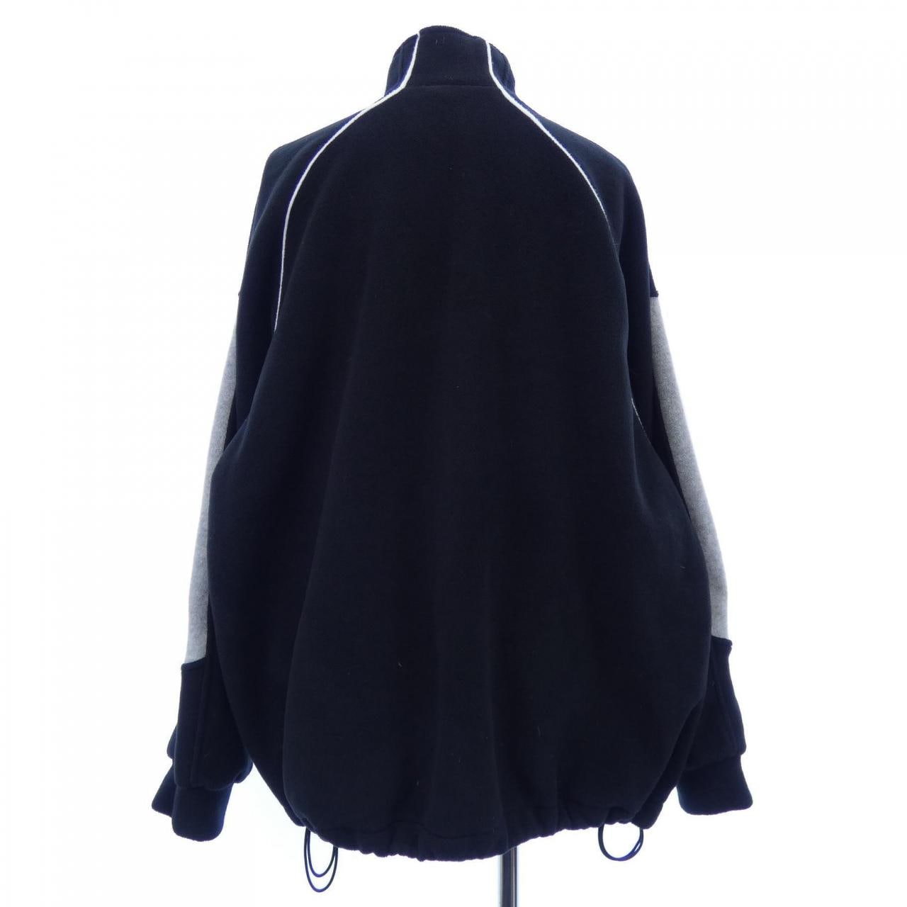 バレンシアガ BALENCIAGA 704063 TMVC7 ブルゾン
