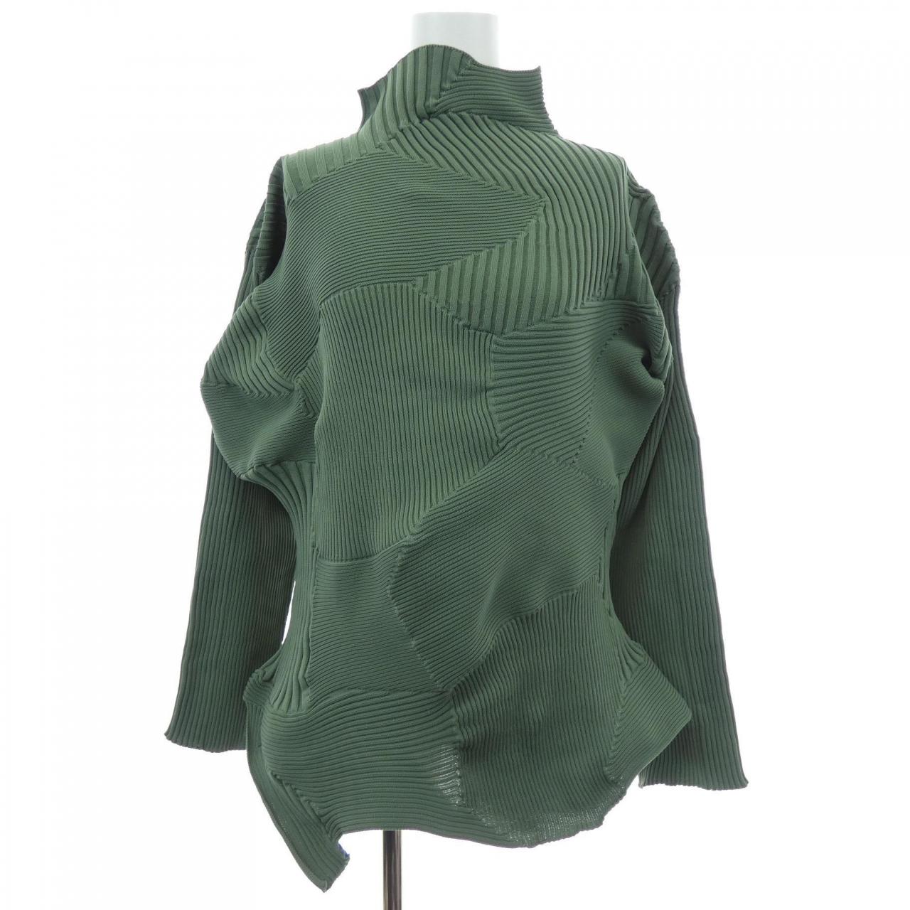 イッセイミヤケ ISSEY MIYAKE KONEKONE　IM43KN307 トップス