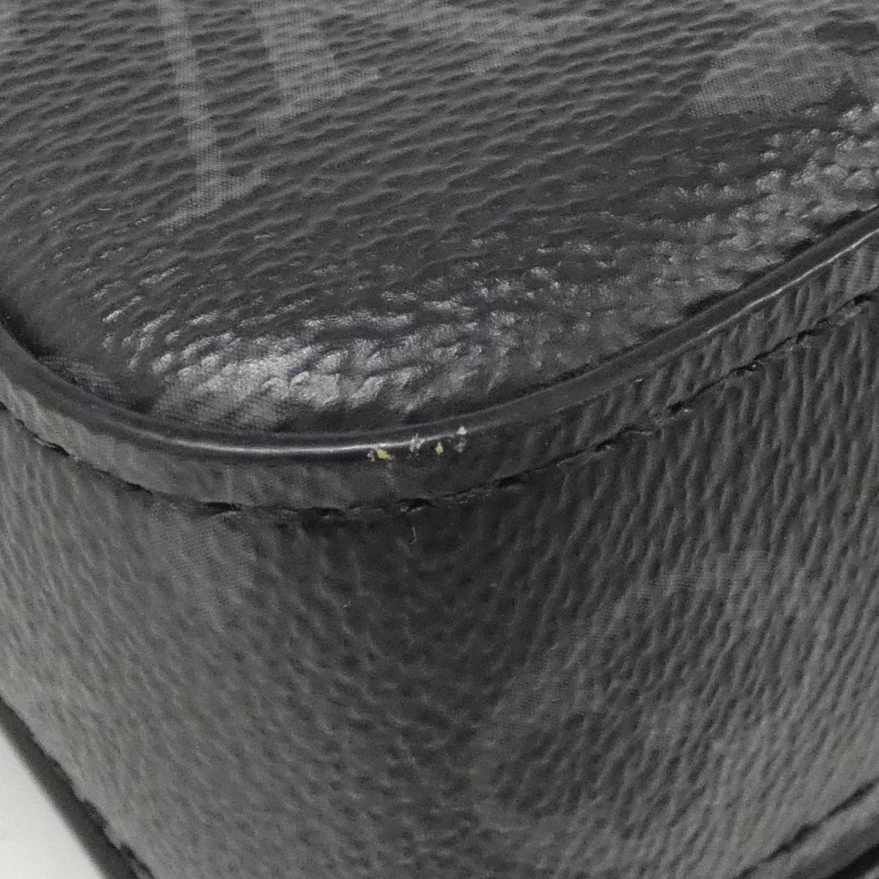 ルイヴィトン モノグラム エクリプス Sロック ヴェルティカル ウエアラブル ウォレット M82252 ショルダーバッグ