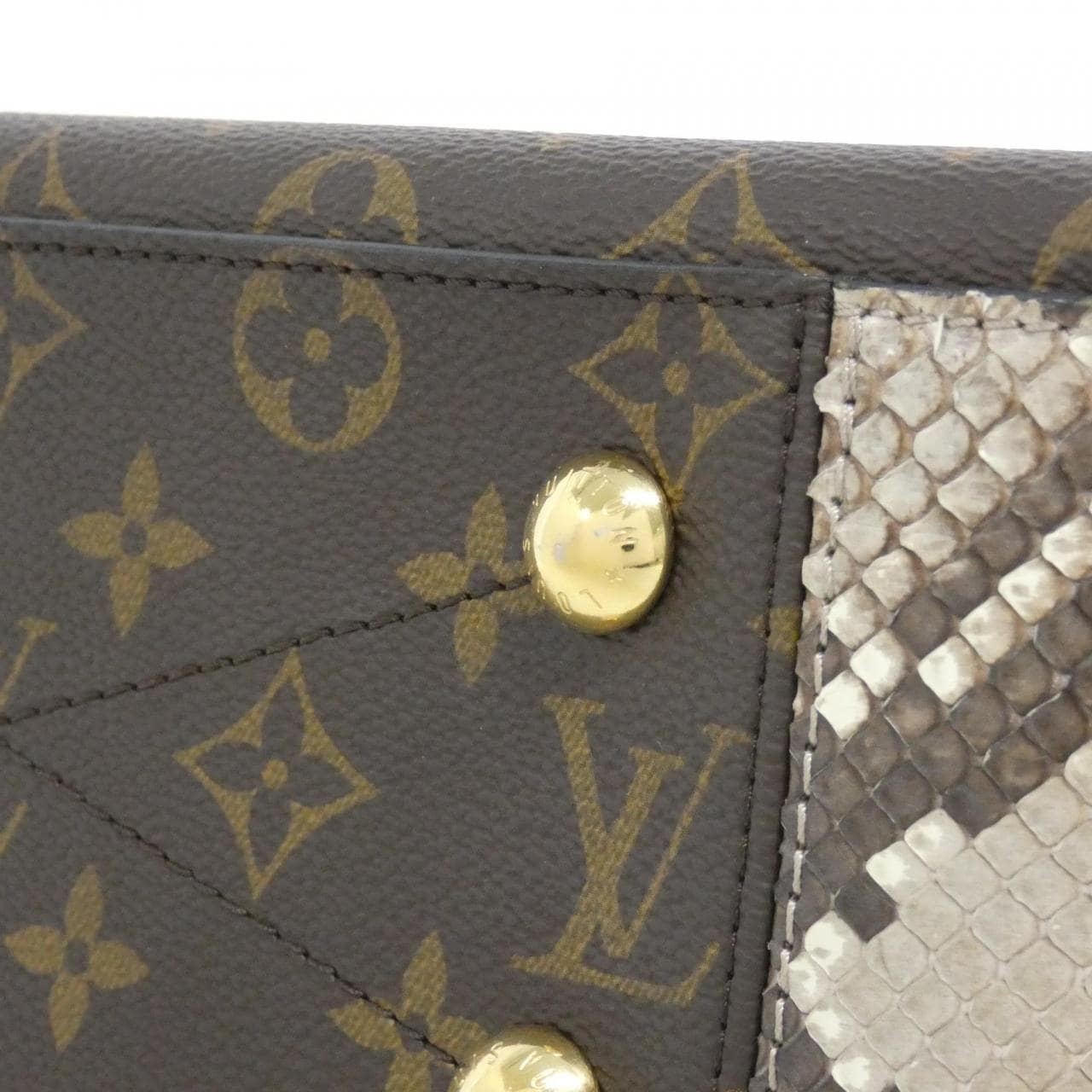 LOUIS VUITTON异域皮革Surenne BB N96952肩背包